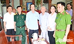 Bí thư Tỉnh ủy Tiền Giang Nguyễn Văn Danh thăm, tặng quà gia đình chính sách tại huyện Châu Thành