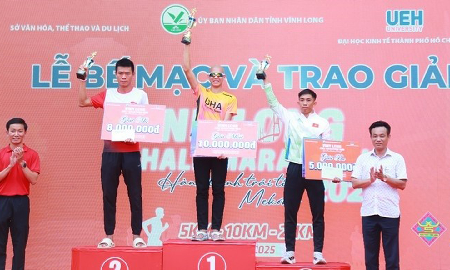 More than 2,100 people join Vinh Long Half Marathon 2025