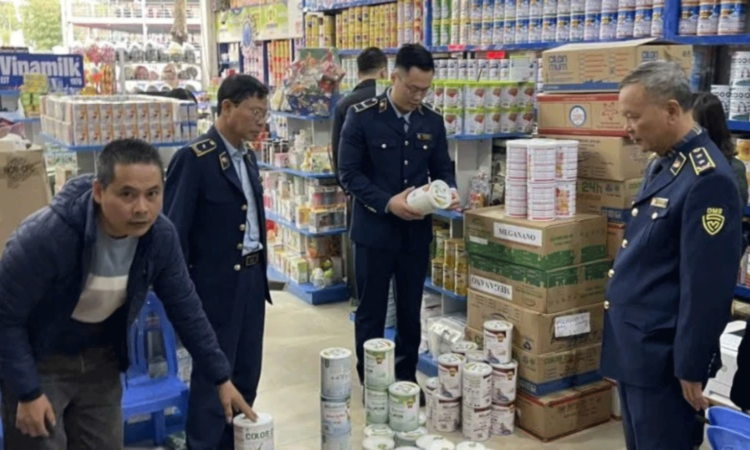 Doanh nghiệp sản xuất, phân phối sữa giả với quy mô lớn bị triệt phá.