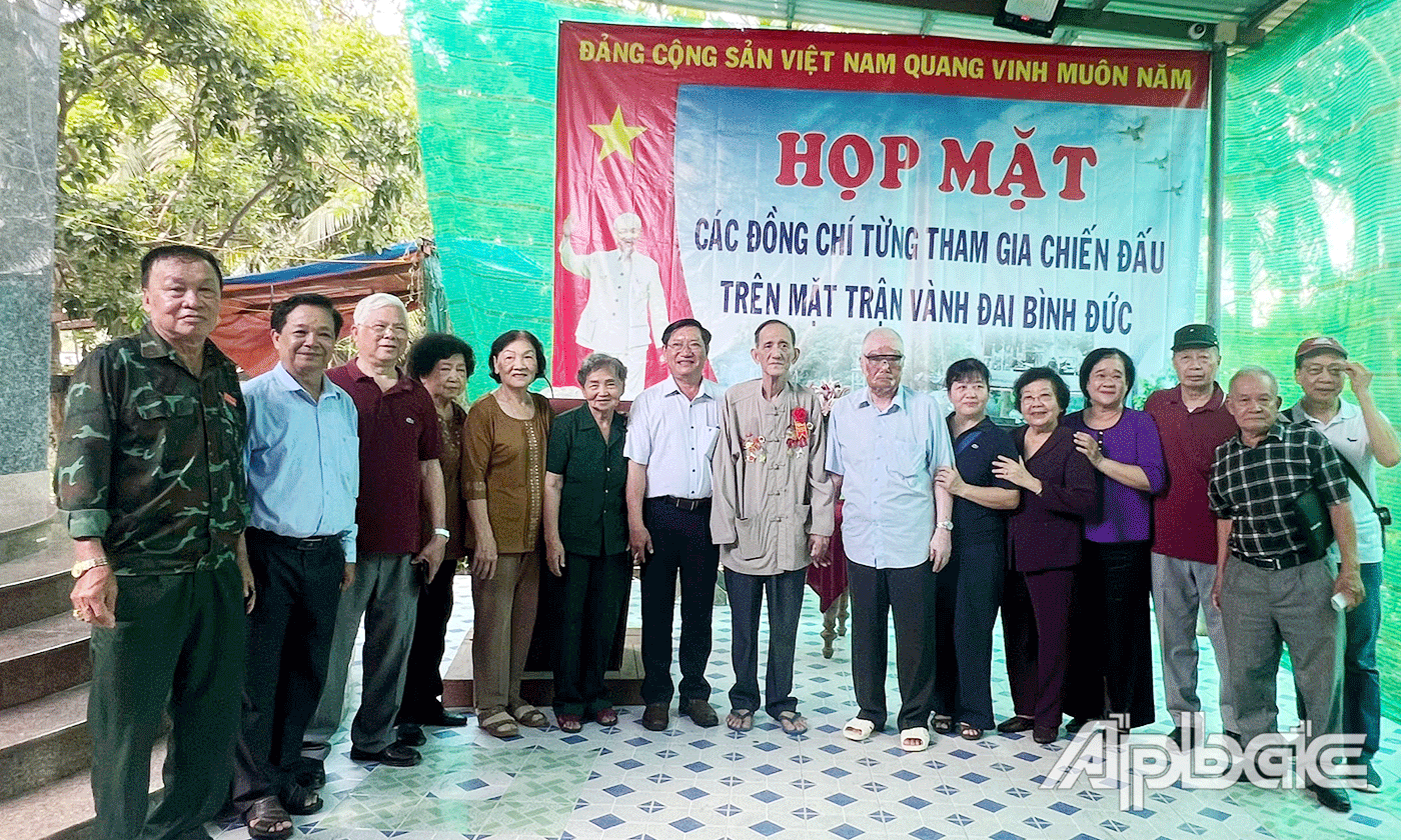 Họp mặt chiến sĩ Vành đai Bình Đức nhân dịp 30-4.