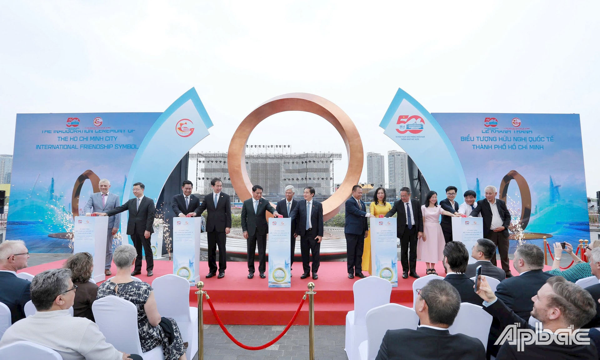 Nghi thức khánh thành Biểu tượng Hữu nghị.