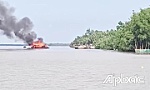 Cháy tàu du lịch trên sông Cửa Tiểu, 2 người may mắn thoát nạn