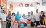 Trao học bổng đột xuất cho học sinh, sinh viên có hoàn cảnh khó khăn