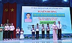Nữ nhân viên y tế tận tụy với công việc