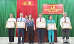 Huyện Châu Thành: Trao 95 Huy hiệu Đảng đợt 19-5