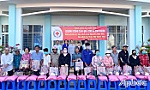 Huyện Gò Công Tây: Trao tặng 100 phần quà cho hộ có hoàn cảnh khó khăn