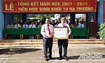 Trường THPT Trần Văn Hoài đón nhận Bằng công nhận trường đạt chuẩn Quốc gia mức độ 1