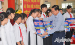 Đại tá Phạm Văn Thanh dự tổng kết năm học 2024 - 2025 tại Trường THCS và THPT Tân Thới