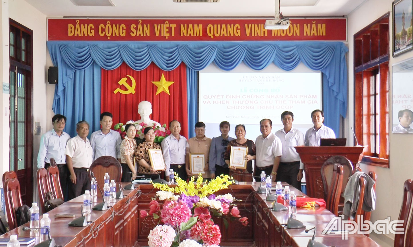 Huyện Tân Phú Đông: Công bố chứng nhận sản phẩm OCOP năm 2025