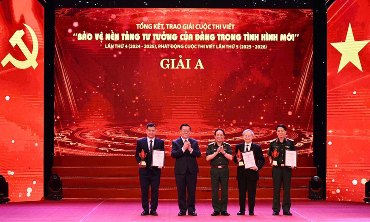 Ceremony honours winners of national writing contest on protecting Party's ideological foundation