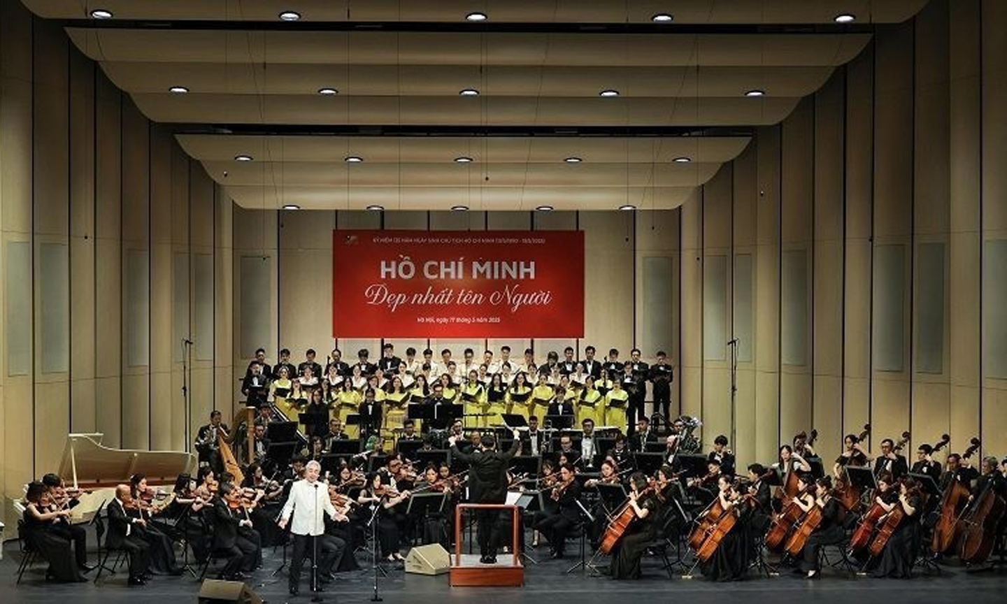 Art programme marks 135th anniversary of President Ho Chi Minh's birth