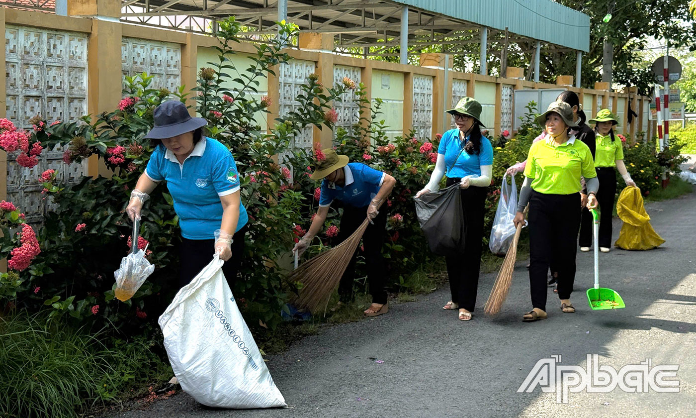 Phụ nữ Tiền Giang chung tay bảo vệ môi trường