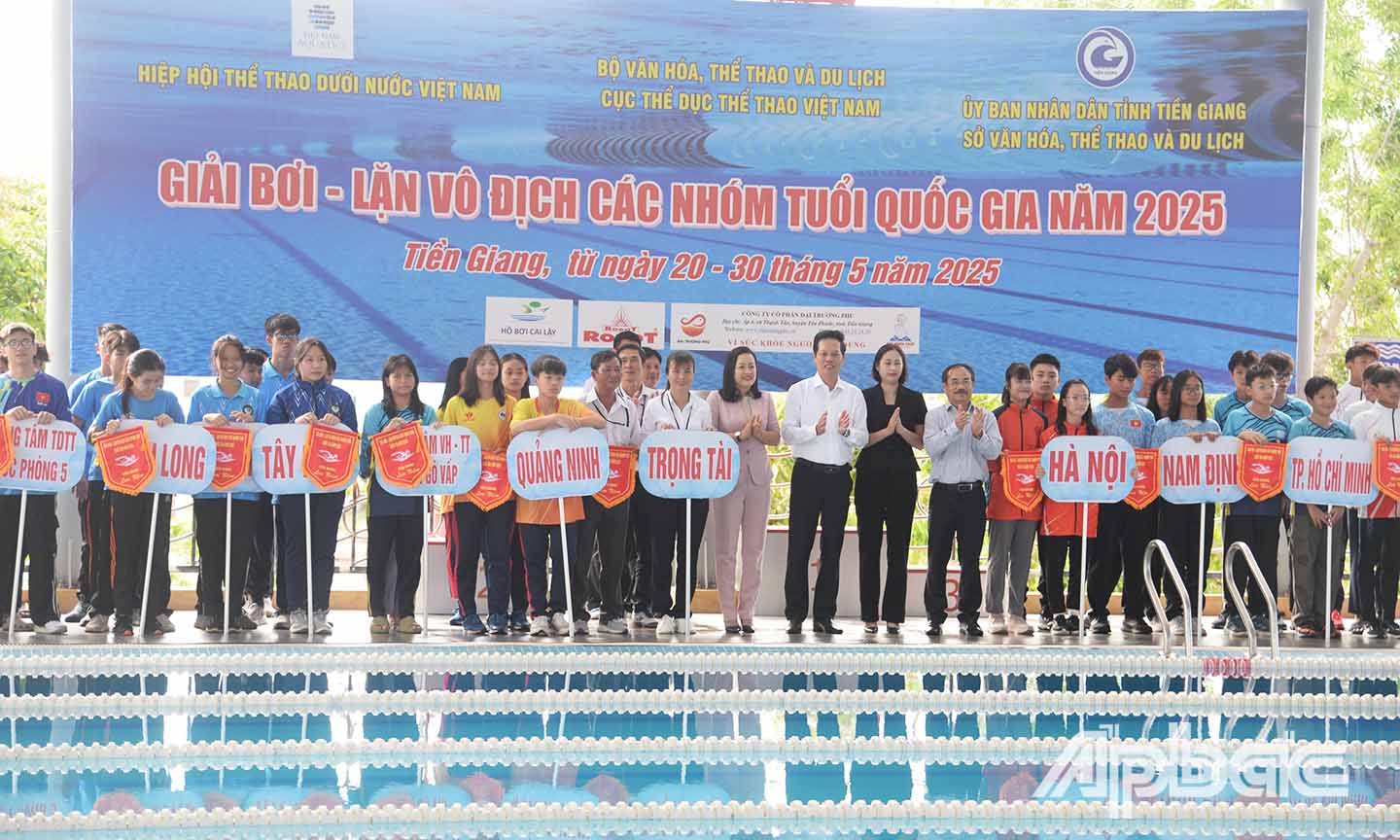 Khai mạc Giải Bơi - Lặn vô địch các nhóm tuổi quốc gia năm 2025