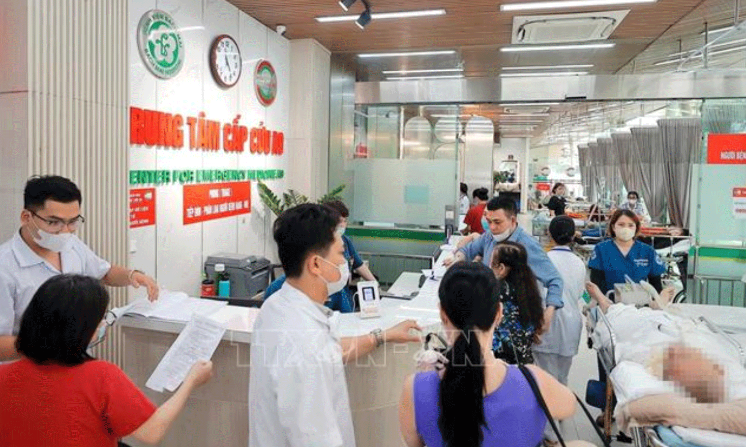 Bệnh viện Bạch Mai luôn đảm bảo thực hiện thường trực theo 4 cấp: trực lãnh đạo, trực chuyên môn, trực hành chính - hậu cần và trực bảo vệ - tự vệ. Ảnh: Minh Quyết/TTXVN