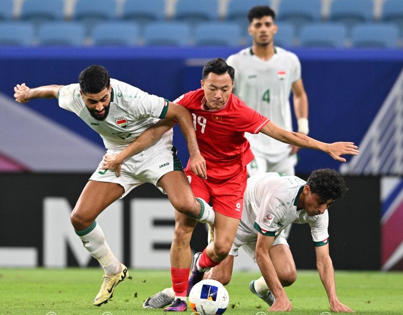  Cầu thủ Thái Sơn (số 19) trong lần tham dự vòng chung kết Giải U23 châu Á cùng U23 Việt Nam. Ảnh: VFF