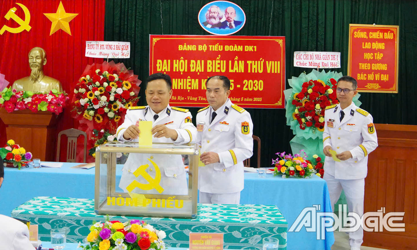Cán bộ, đảng viên đoàn kết, thống nhất, bước vào nhiệm kỳ mới với quyết tâm cao