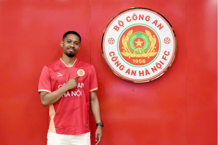 Jason Quang Vinh Pendant khoác áo câu lạc bộ Công An Hà Nội. (Ảnh: CAHNFC)