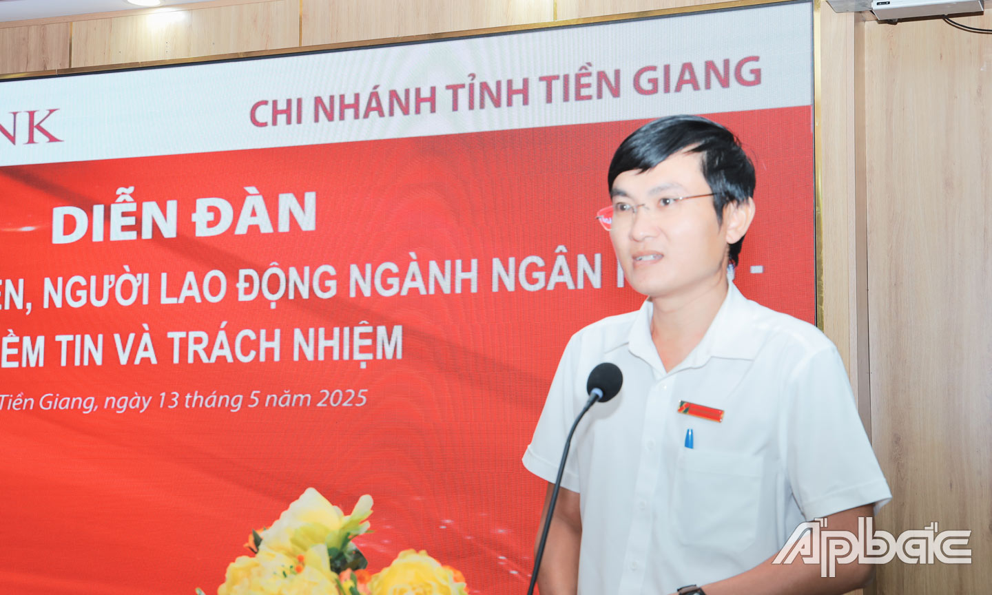 Đoàn viên, người lao động tham gia ý kiến tại Diễn đàn