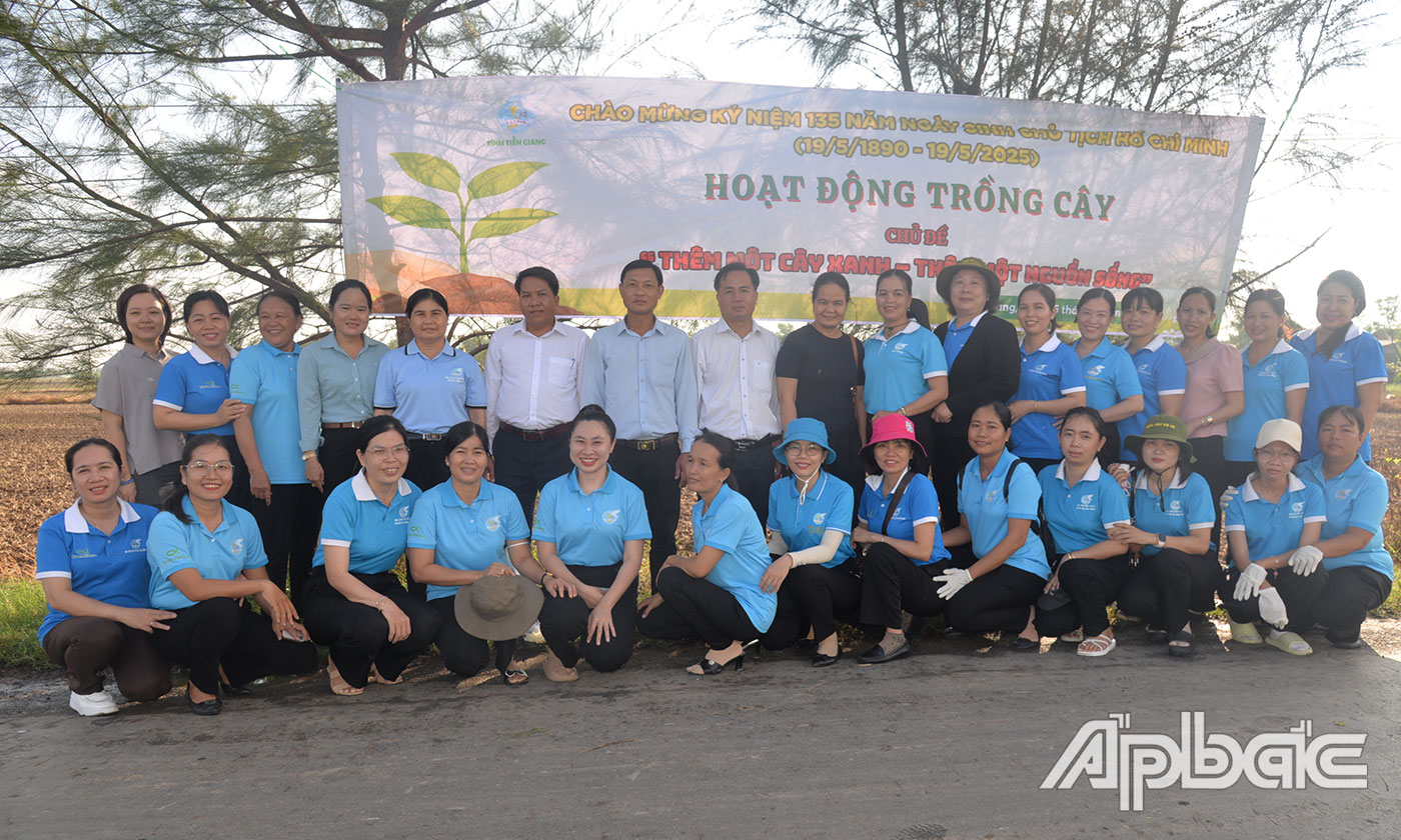 Hội LHPN tỉnh trồng 500 cây sao trên địa bàn xã Tăng Hoà, huyện Gò Công Đông.