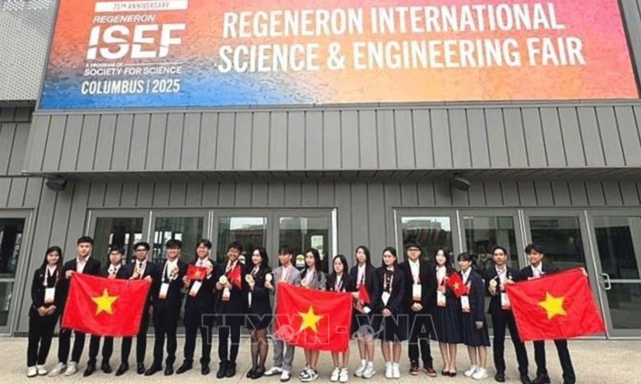Học sinh Việt Nam đã ghi dấu ấn lịch sử khi giành thành tích cao nhất từ trước đến nay, với 2 giải Nhì, 1 giải Ba, 3 giải Tư và 4 giải Đặc biệt từ các nhà tài trợ. Ảnh: TTXVN phát