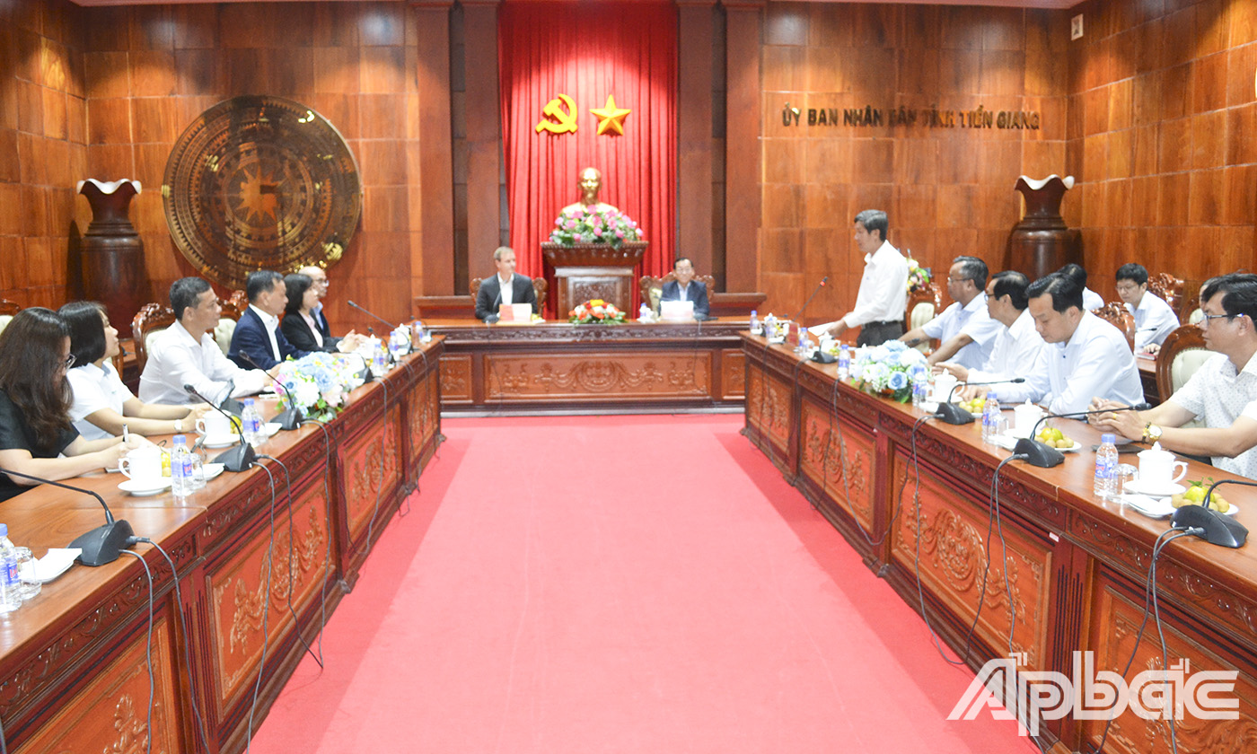 Quang cảnh buổi làm việc.