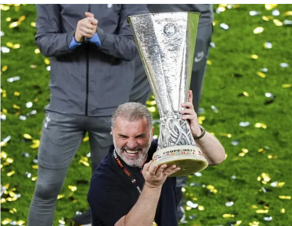 HLV Ange Postecoglou thật sự thành công với tuyên bố luôn thắng danh hiệu trong mùa giải thứ 2.