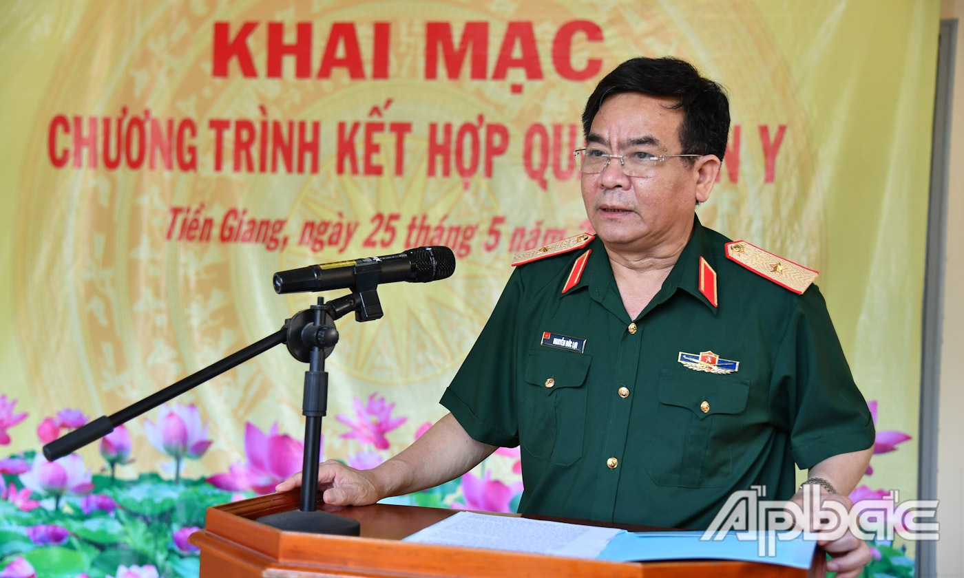 Thiếu tướng Nguyễn Đức Lợi, Bí thư Đảng ủy, Chính ủy Tổng Cục II - Bộ Quốc phòng phát biểu khai mạc Chương trình.