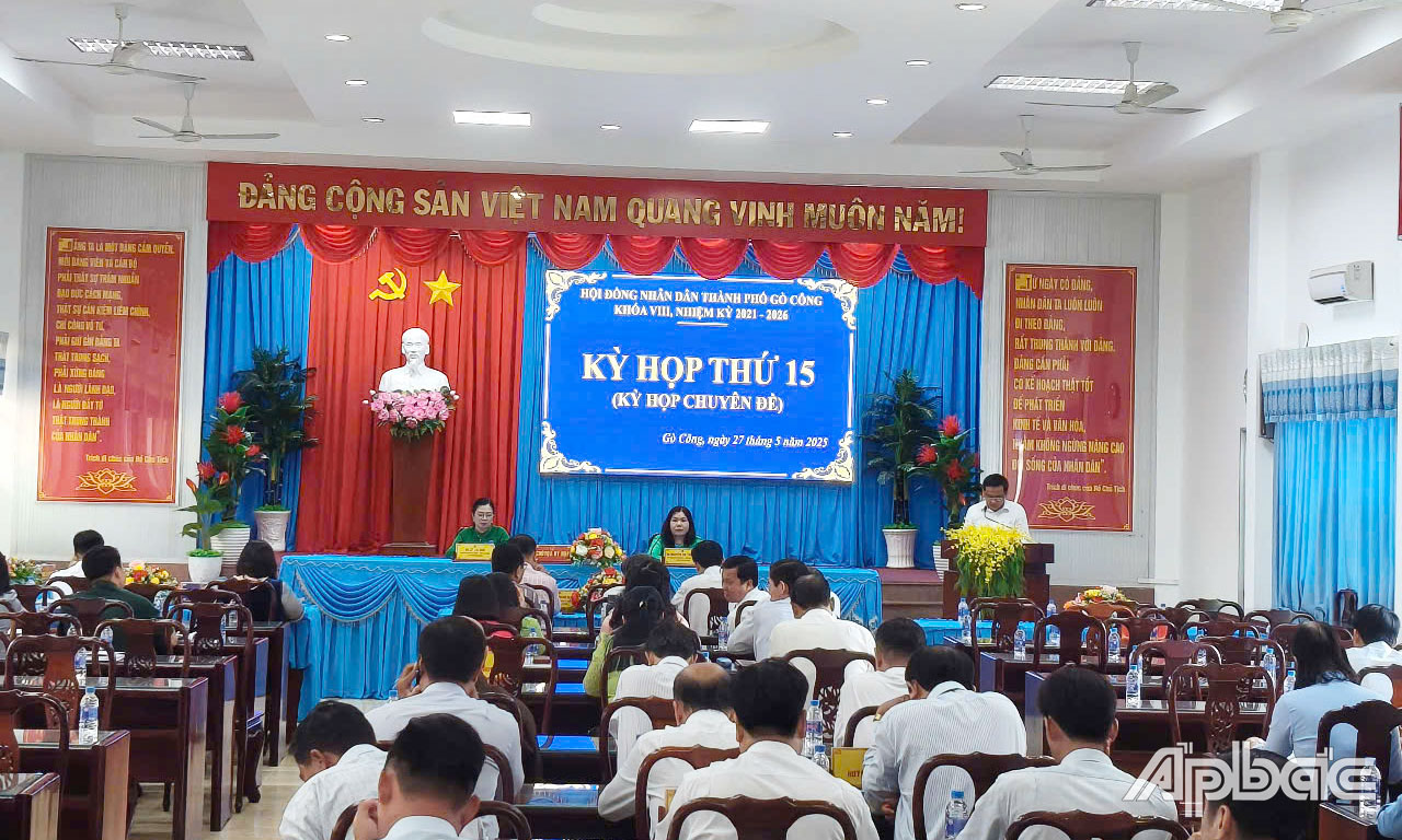 Quang cảnh kỳ họp.