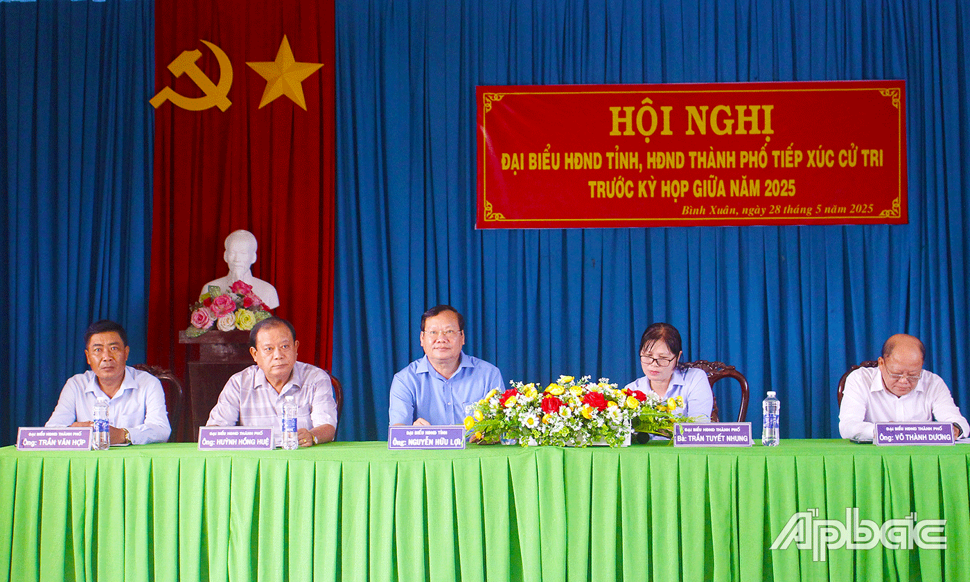 Tổ Đại biểu HĐND tỉnh, HĐND TP. Gò Công lắng nghe kiến nghị, phản ánh của cử tri.