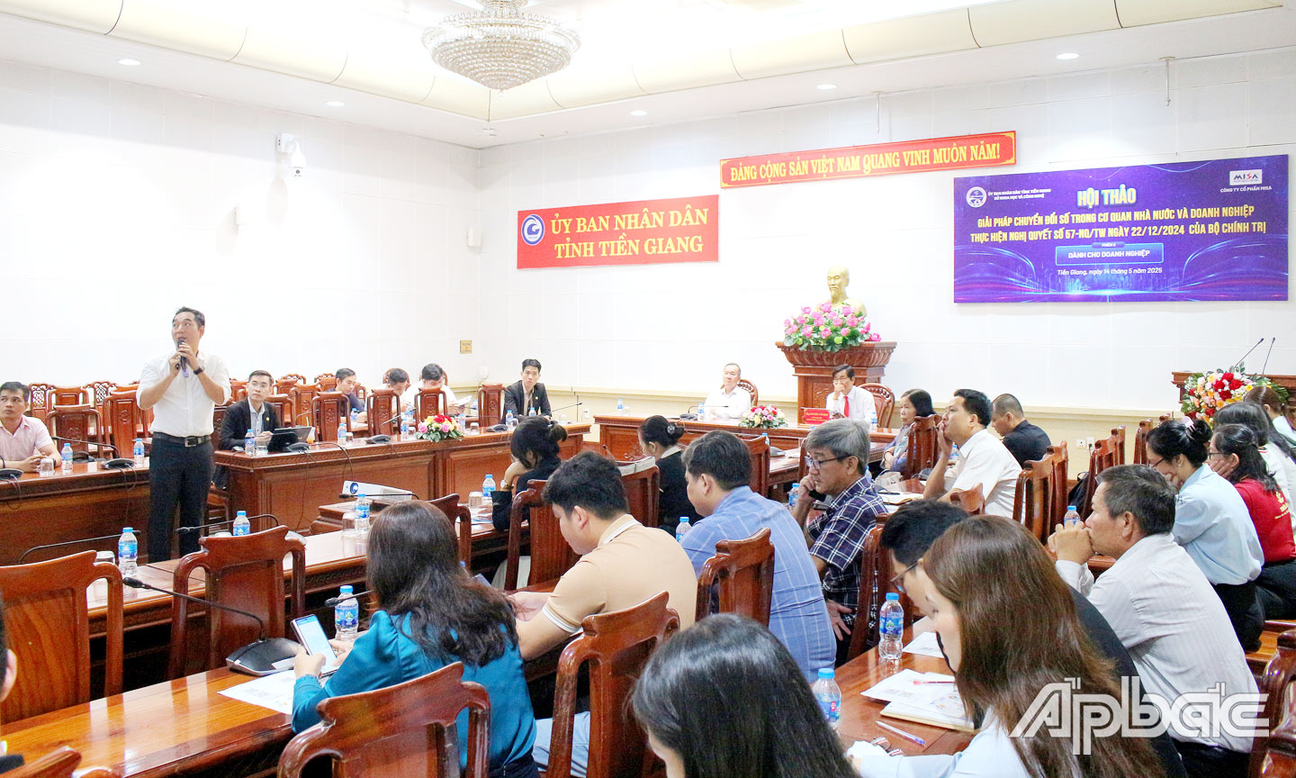 Nhiều giải pháp về ứng dụng khoa học, công nghệ, đổi mới sáng tạo trong cơ quan nhà nước và doanh nghiệp đã được giới thiệu.                                                                                              Ảnh: LÊ MINH