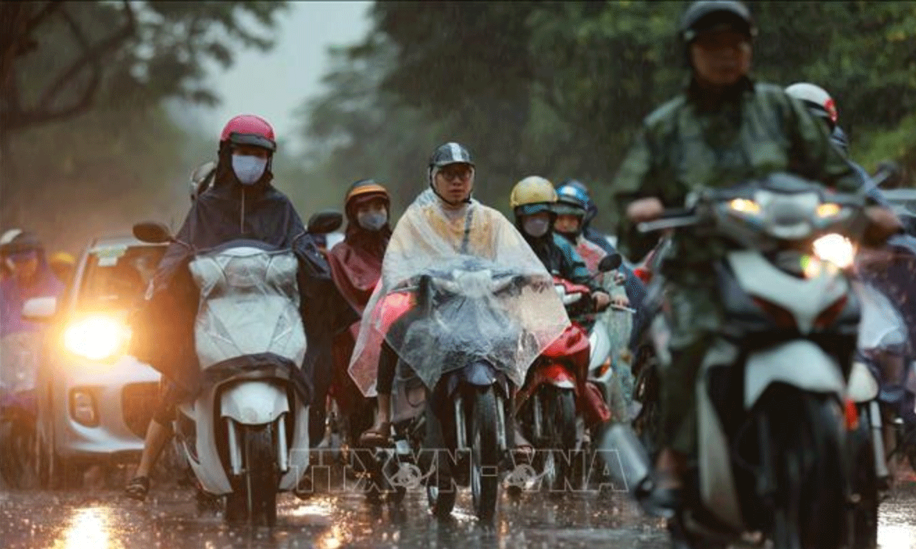 Thủ đô Hà Nội chiều tối và đêm có mưa rào, dông vài nơi. Ảnh: TTXVN