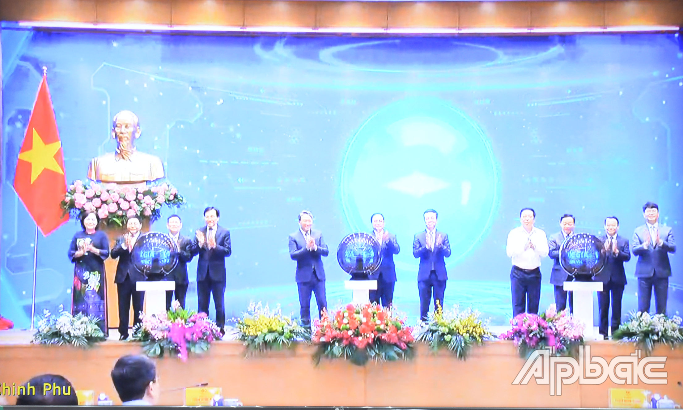 Nghi thức khai trương Cổng Pháp luật Quốc gia.