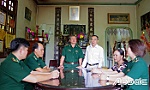 Bộ đội Biên phòng tỉnh Tiền Giang: Thăm, tặng quà các thủ trưởng nghỉ hưu