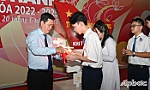 Đong đầy cảm xúc tại Lễ Tri ân và trưởng thành