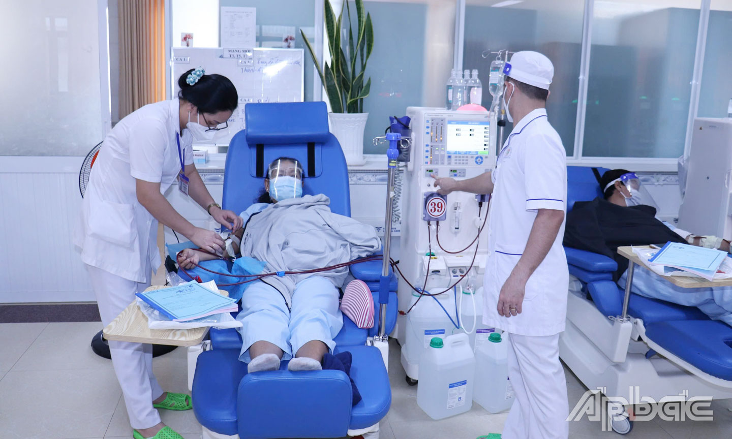 Khoa Thận lọc máu - Bệnh viện Quân y 120: Những đóng góp cho ngành Y tế Quân đội