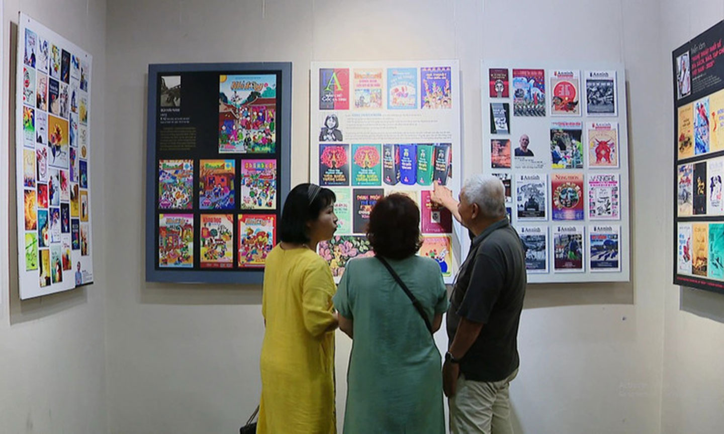 Exhibition introduces art of cover design for books, newspapers, and magazines