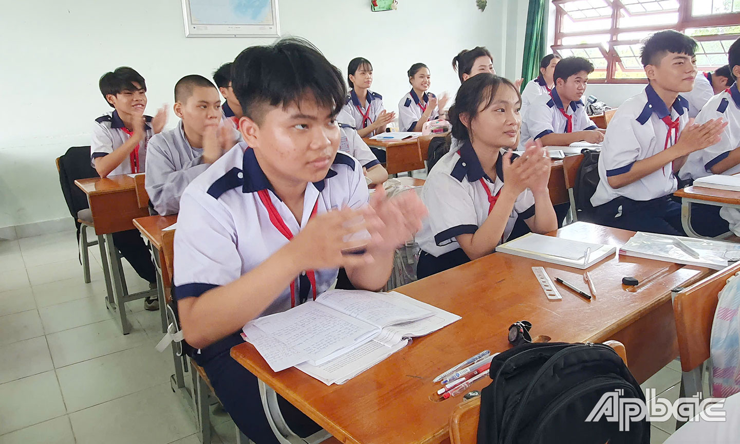 Học sinh lớp 9  Trường THCS  Đoàn Thị Nghiệp  (huyện Cai Lậy)  sẵn sàng cho  Kỳ thi tuyển sinh  lớp 10. 