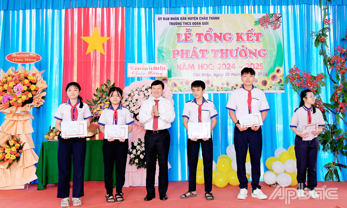 Lễ Tổng kết năm học 2024 - 2025 tại Trường THCS Đoàn Giỏi.