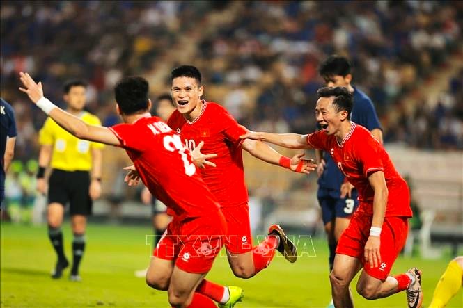 Hàng công tuyển Việt Nam đã 