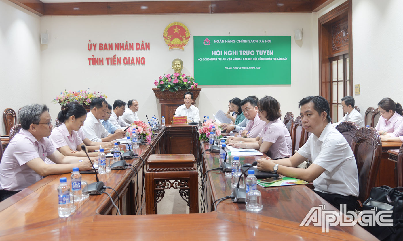 Đại biểu tham dự tại điểm cầu Tiền Giang.