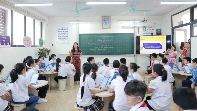 Thủ tướng yêu cầu tổ chức đồng bộ, hiệu quả việc dạy học 2 buổi/ngày bắt đầu từ năm học 2025-2026.