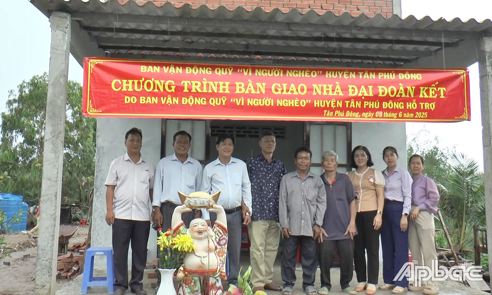 Quang cảnh Lễ bàn giao nhà.