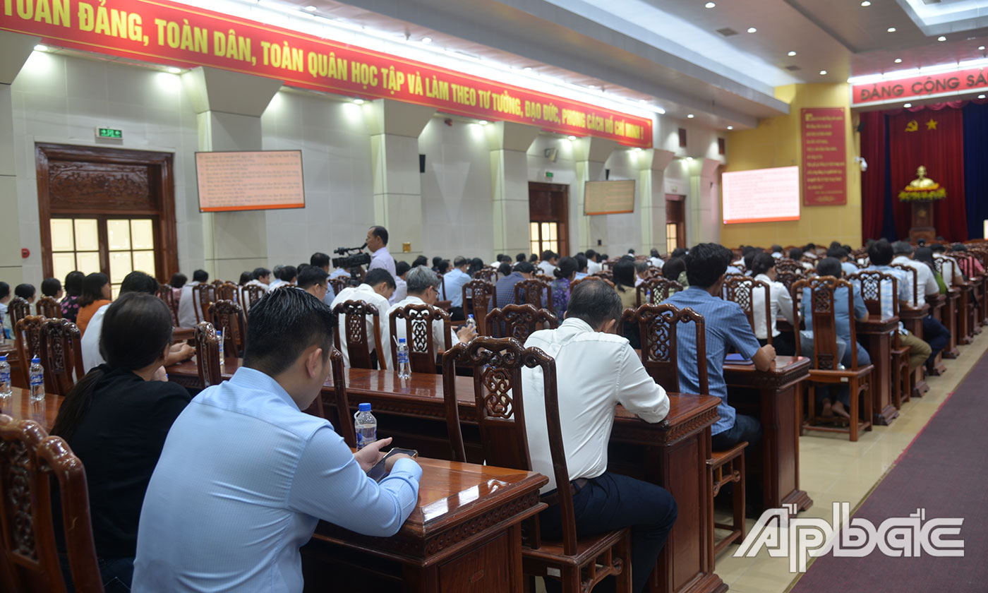 Đại biểu dự tại điểm cầu tỉnh Tiền Giang.