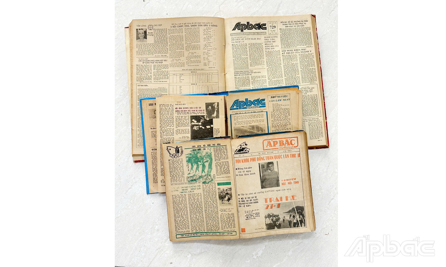 Báo Ấp Bắc những năm 1989 - 1990.                                                                                                                       Ảnh N.N