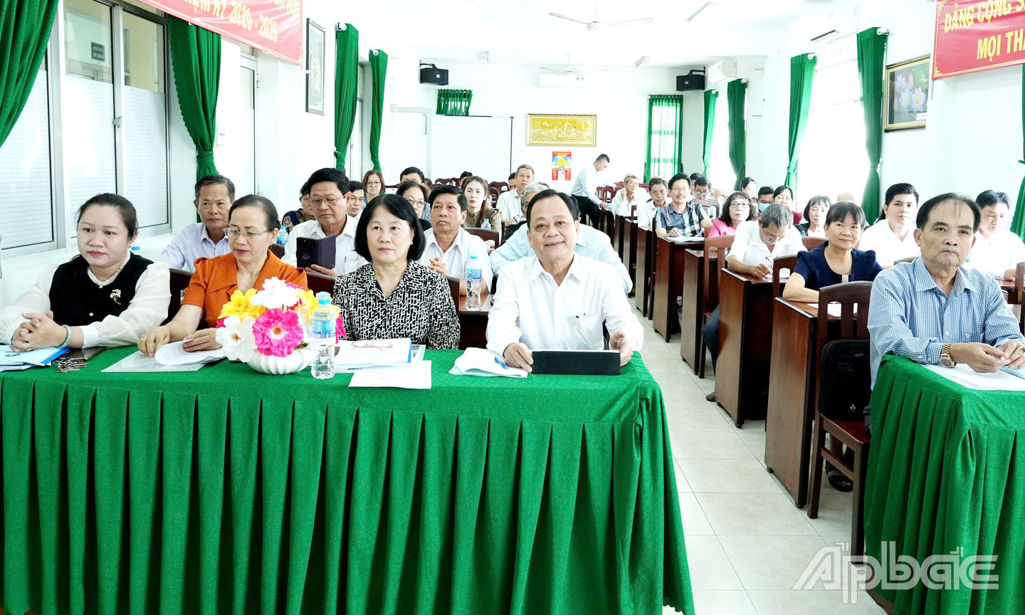 Quang cảnh hội nghị.