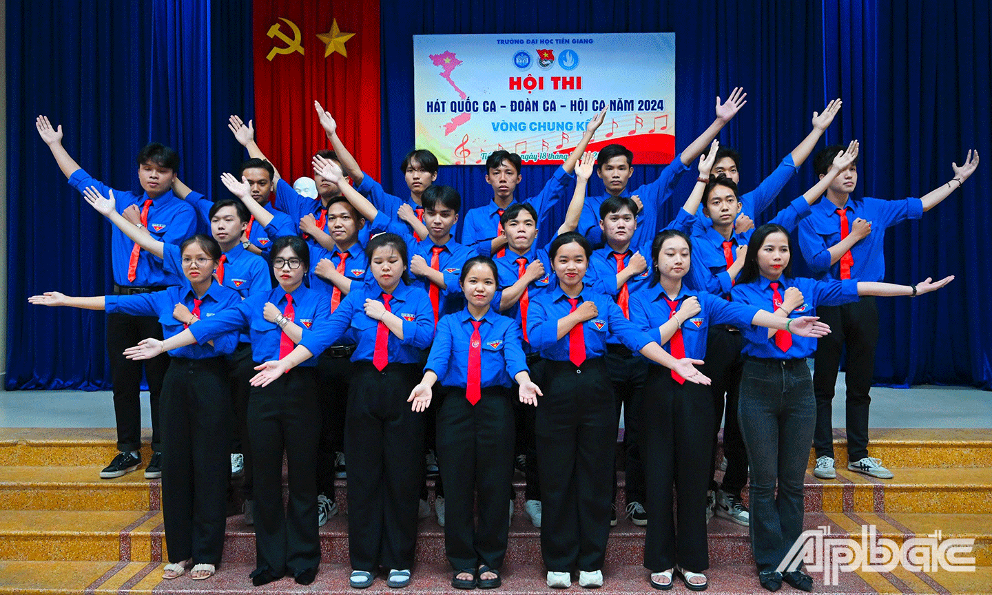 Sinh viên tham gia Hội thi 