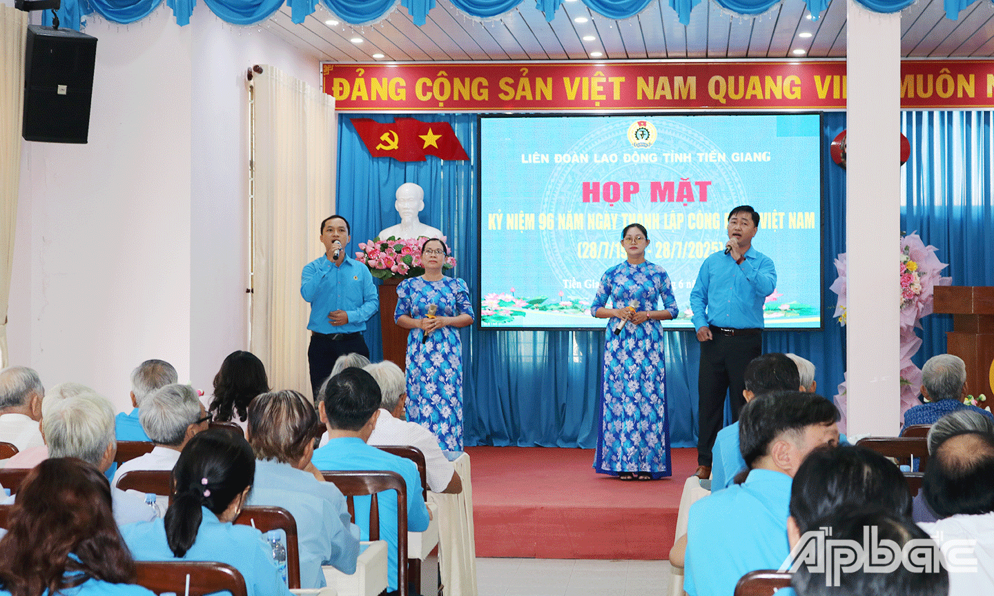 Quang cảnh buổi họp mặt