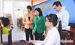 Chủ tịch HĐND tỉnh Đồng Tháp Châu Thị Mỹ Phương kiểm tra tình hình vận hành chính quyền tại phường Mỹ Phong