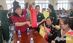 Chủ tịch Hội LHPN tỉnh Đồng Tháp tham gia hoạt động tri ân nhân kỷ niệm 78 năm Ngày Thương binh - Liệt sĩ tại xã Long Hưng