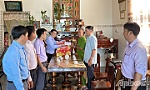 Đồng chí Trần Thanh Nguyên thăm, tặng quà gia đình chính sách và người có công tiêu biểu tại xã Tân Phước 3